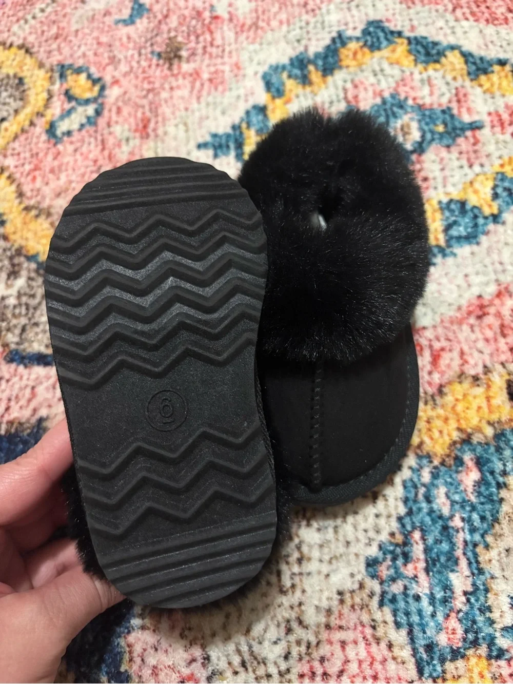 Plush Slip-On Shoes in Black - Size 6 Toddler